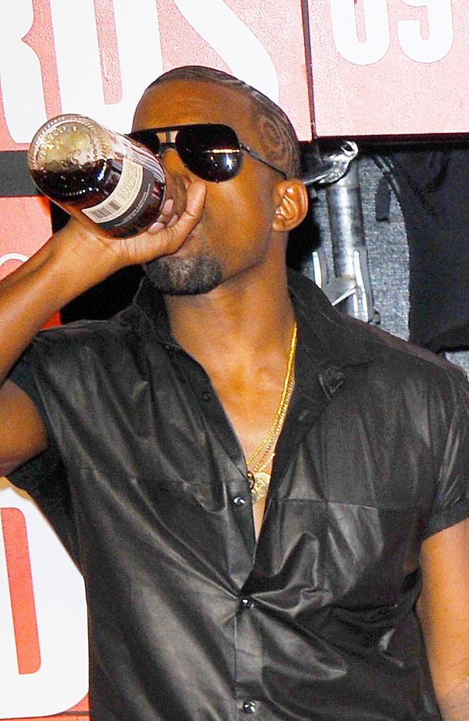 kanye-west-drinking-at-the-video-music-awards