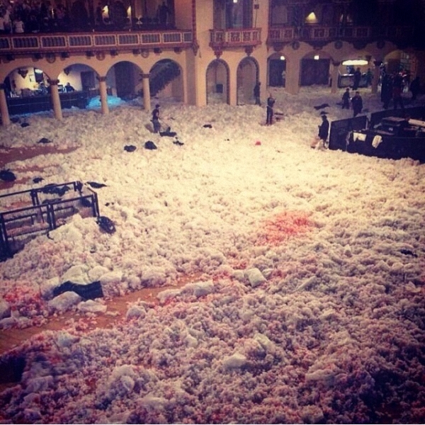 dada-life-guinness-world-record-largest-pillow-fight2