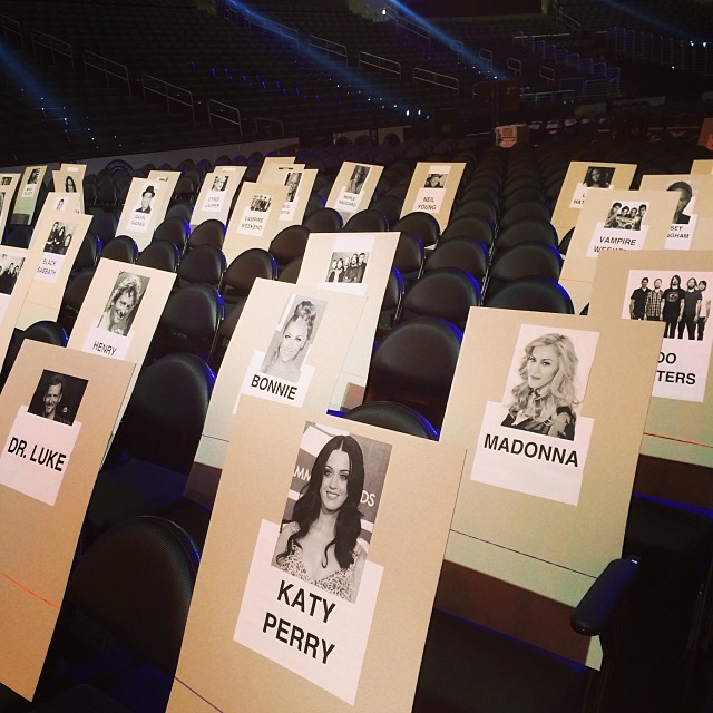 grammys_2014_katy_perry_Foo_fighters