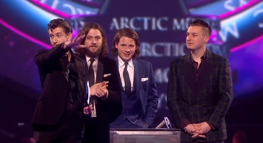 arctic_monkeys_brit_awards_microphone