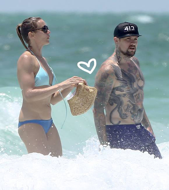 cameron-diaz-benji-madden-florida-beach-buddies(2)__oPt