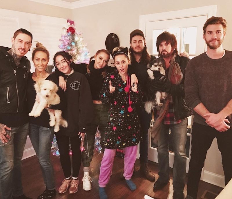 miley cyrus famille